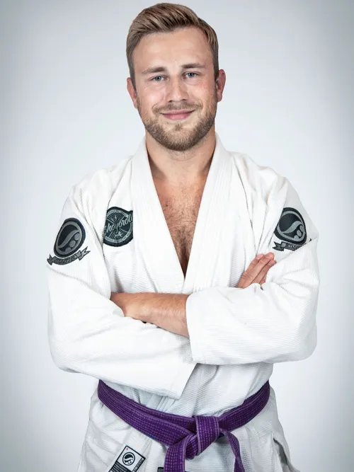 Picture of our kids trainer Basti